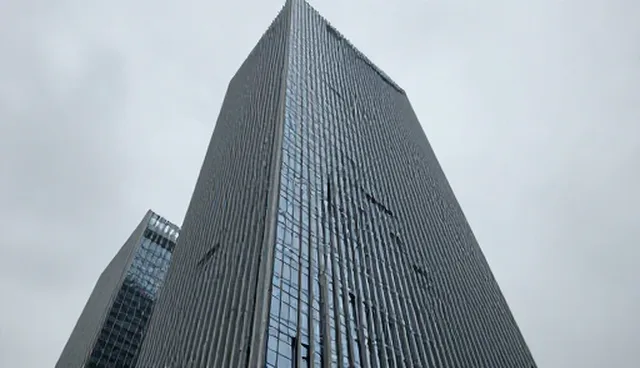 如何避免美女跳舞素材网站的反向提示词问题?